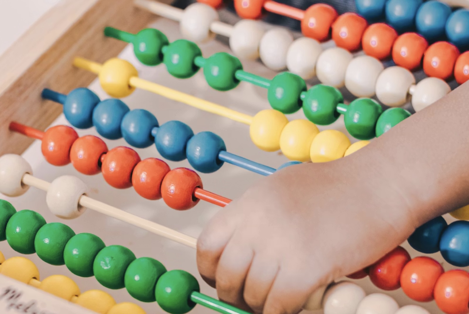 Why large language models fail at basic counting tasks